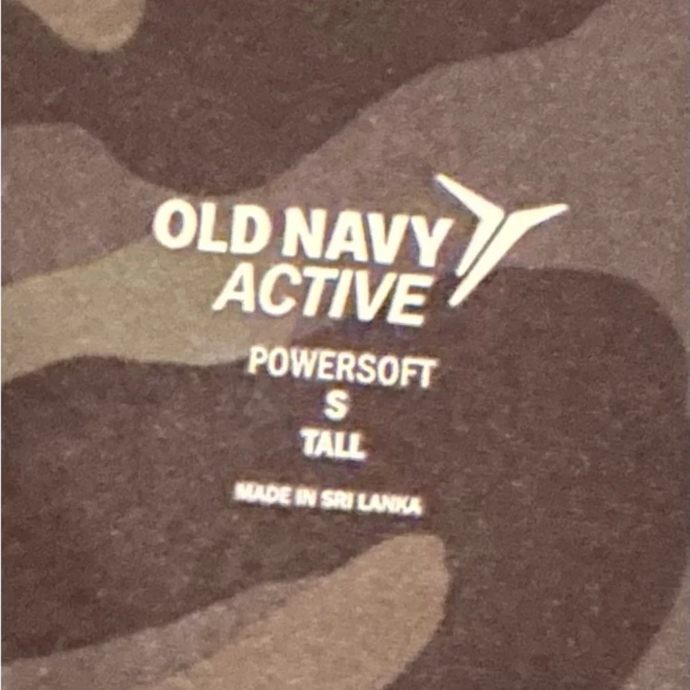 Old Navy Active Powersoft Camouflage Leggings - Picture 2 of 3